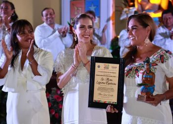 Mara Lezama y Atenea Gómez: Celebrando el Legado de la Fundación de Isla Mujeres